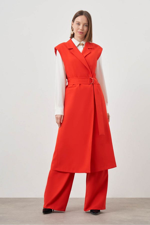 Mizalle-Double Long Pomegranate Flower Vest with Buckle 1