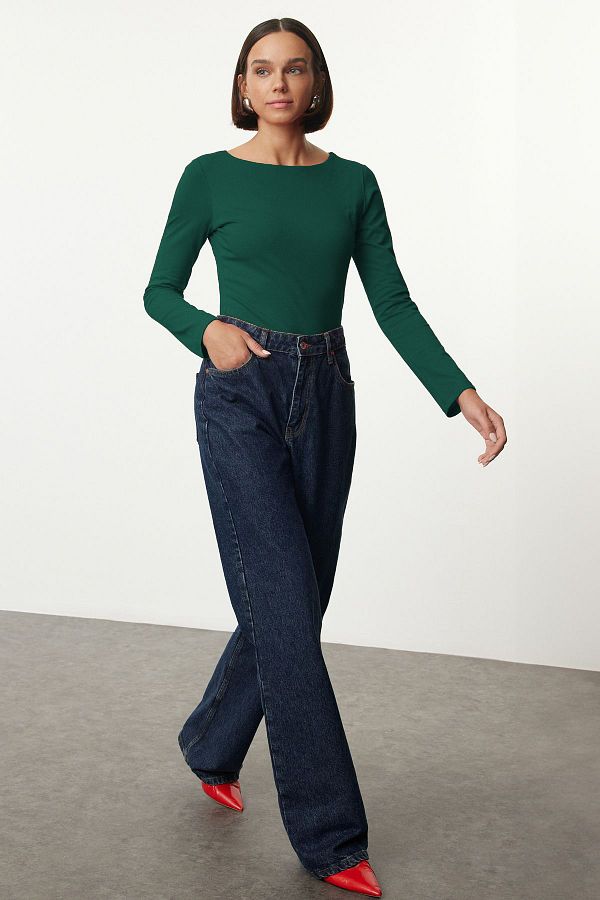 Trendyol Collection-Smaragdgrüne, dehnbare Baumwollbluse mit U-Boot-Ausschnitt – TWOAW24BZ00166 1