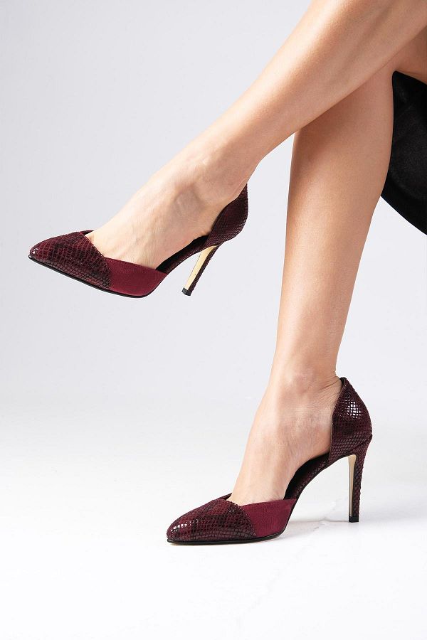 Mio Gusto-Brien Burgunderfarbene Kombination aus Wildleder und Schlangenmuster-Damenschuhe mit Stiletto-Absatz 1