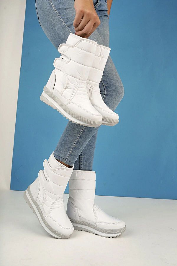 Evojean Wintfest White Non Slip Thermal Boots Casual Rain Snow Boots with Fur Inside and Velcro Trendyol