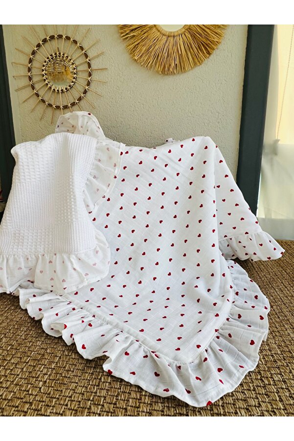 eyma home %100 pamuk kalp desenli pikeli fırfırlı bebek battaniyesi