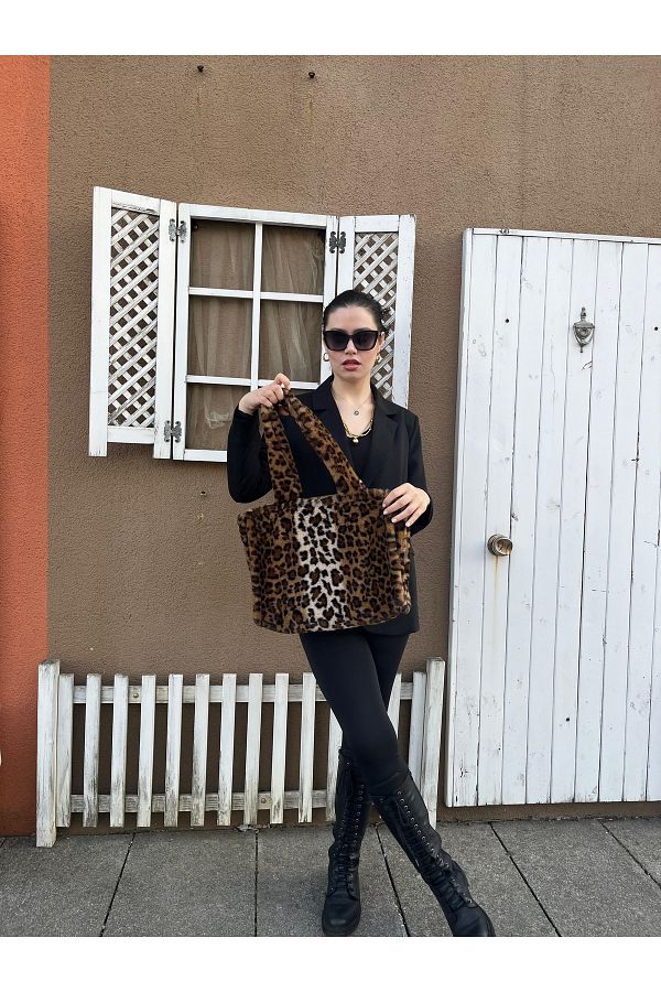 Fluffy leopard shoulder bag on sale
