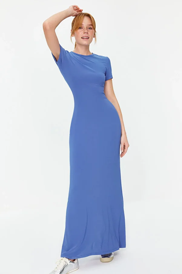 Trendyol Collection-Modré krátké rukávy Bodycone/Vypasovaný výstřih s výstřihem Flexibilní pletené maxi tužkové šaty TWOSS24EL00097 1