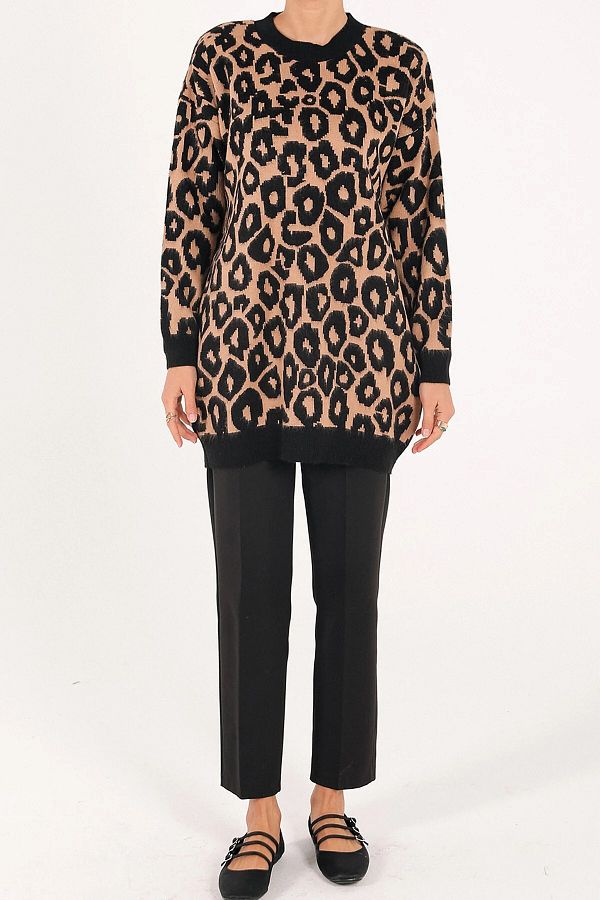 FOXY Freaky Collection-Leopard Patterned Sweater 1