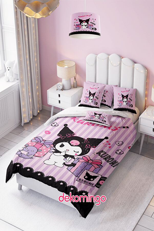 dekomingo Siyah Pembe Şeritli Kuromi Desenli Nevresim Takımı (Çarşafsız) – 155x220 / 50x70 cm Yastık Kılıfı