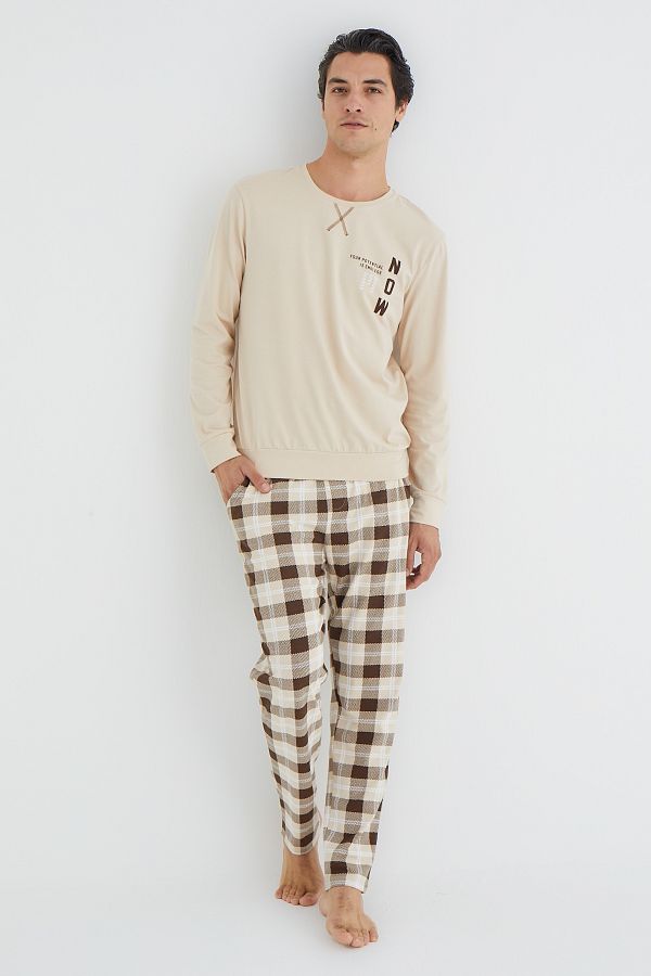 Trendyol Collection-Set pijamale tricotate în carouri bej - Regular Fit TMNAW25PT00058 1