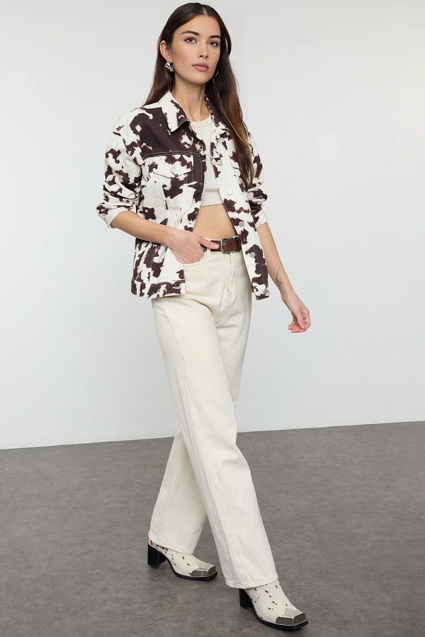 Trendyol Collection-Kurtka jeansowa z nadrukiem krowy w kolorze wielokolorowym Twoaw25Ce00087 1