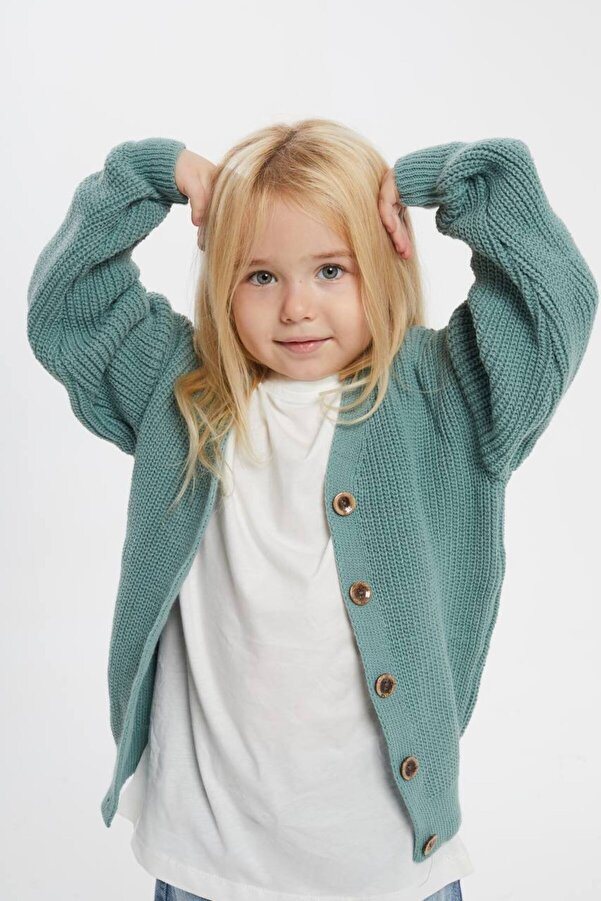 Nimini Kids Ahşap Düğme Detaylı Kışlık Unisex Triko Oversize Bebek Çocuk Hırkası (0-5 YAŞ ARASI)