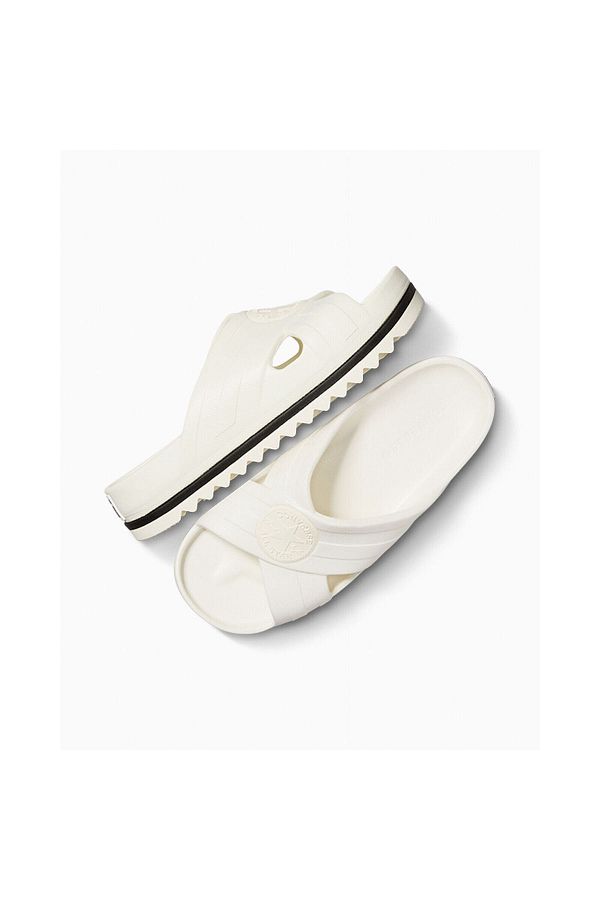 White converse flip flops 2025