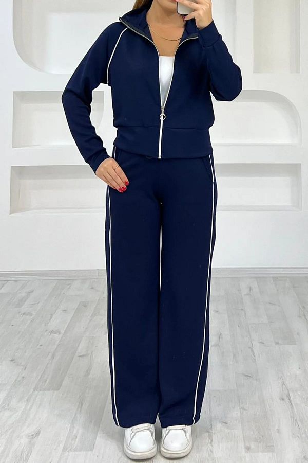 The Robi-Modal Fabric Stripe Tracksuit Set 1