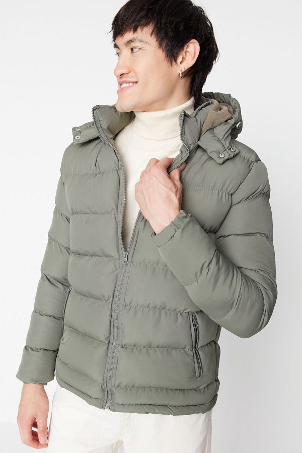 Trendyol Collection-Khakifarbene, aufblasbare Winterjacke – reguläre Passform, wind- und wasserabweisend TMNAW22MO0132 1