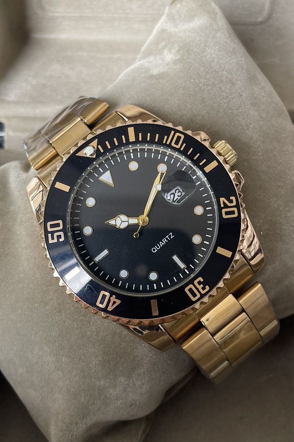 Leerybee-The Icon of Charisma: Distinguished Clocks for Men 1