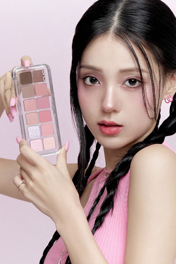 CLIO-Clio Pro Eye Palette Air - Eye Shadow Palette with Light Texture and Intense Colors (04 Pink Pairing) 1