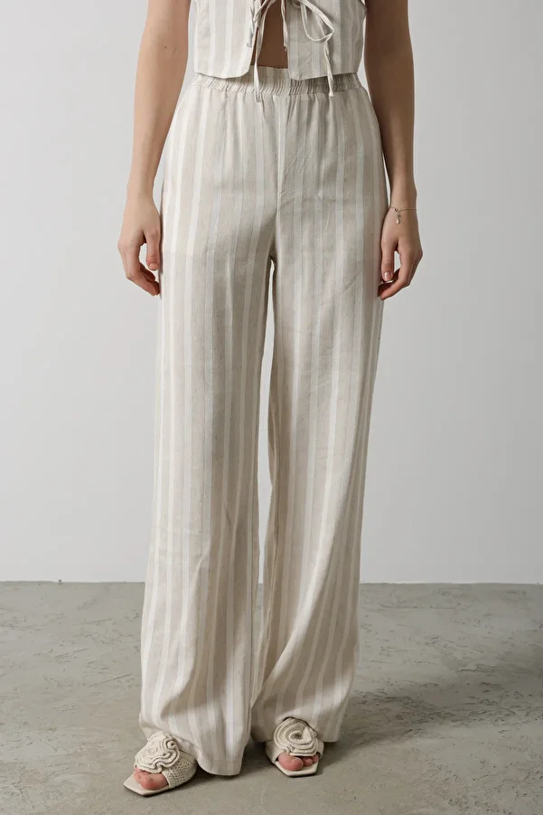 Trendyol Collection-Beige Leinen-Look gestreifte Hose mit elastischem Bund TWOSS25PL00037 1