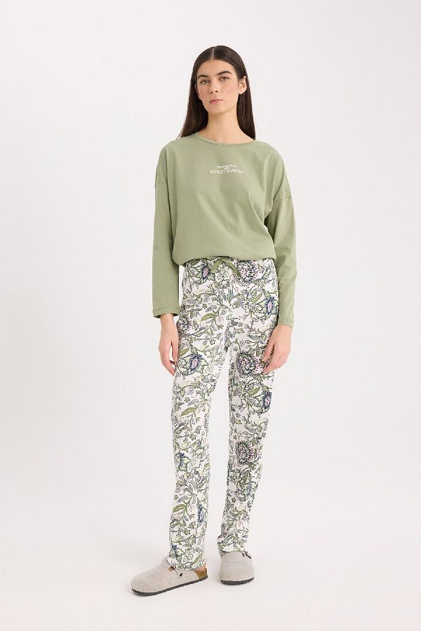 DeFacto-Pajama Set to Fall in Love - Regular Fit, Long Sleeve, Printed Top, Patterned Long Bottom E2893Ax24Au 1