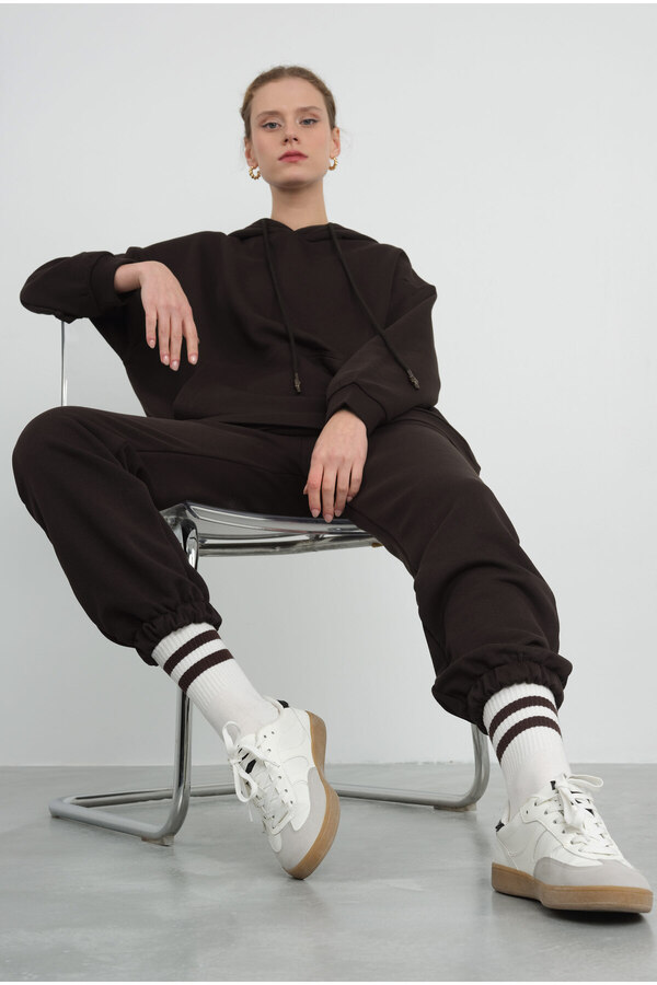 HEQA-Dark Brown Sweatpants with Elastic Legs 1