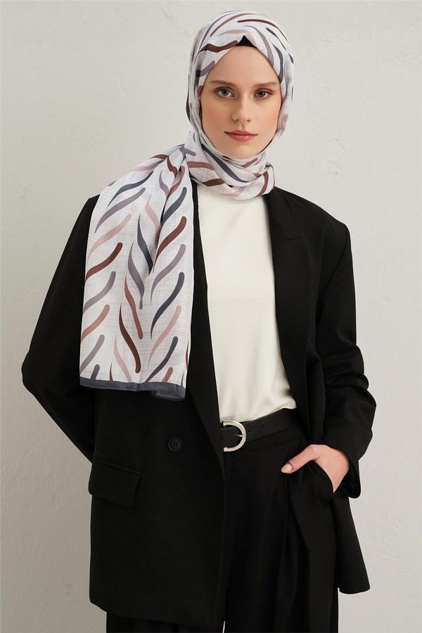 Armine-Life 8045 9 07 Model Shawl 1