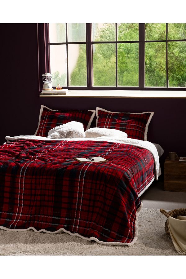 Madame Coco-Jonzais Sherpa Double Bedspread - Red 1