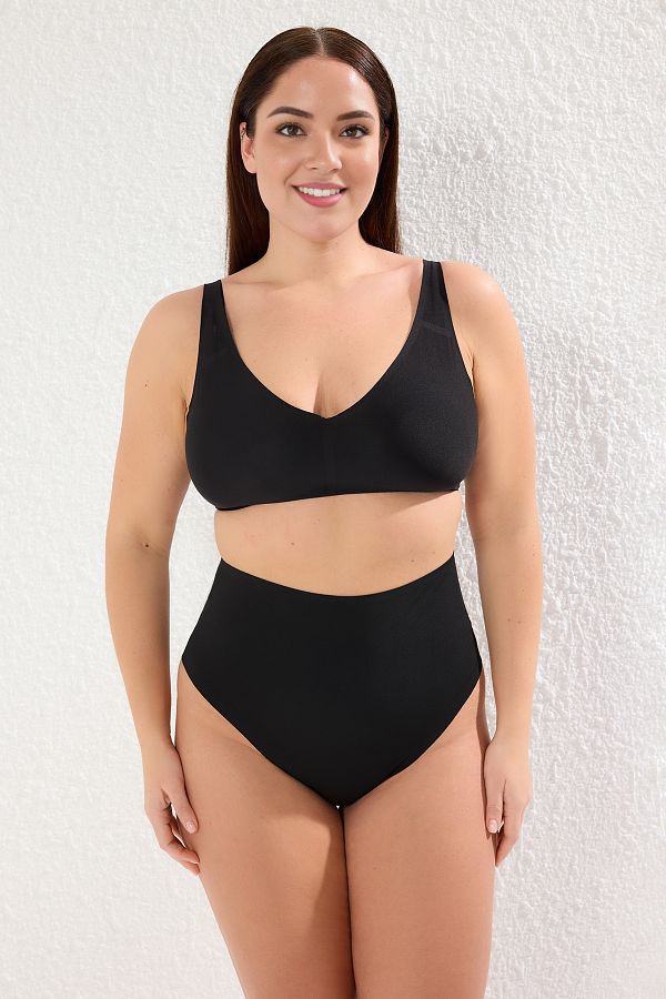 Trendyol Curve-Μαύρο αθλητικό σουτιέν Plus Size - Micro Gluing and Recovery Effect TBBAW25CW00010 1