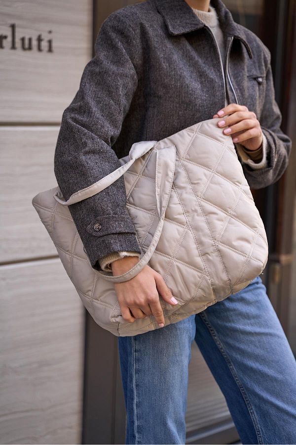 Madamra-Nerzfarbene Damen-Pufftasche mit Steppmuster 1