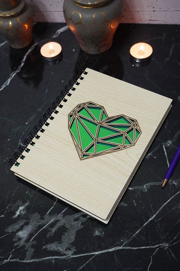 markcat-Heart Patterned Wooden Cover Notebook - Unlined Notebook - Diary - Agenda - A5 Memory Book 1