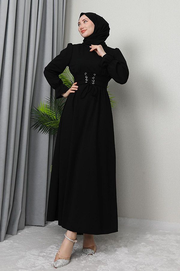 giz astore-Rochie neagră cu ochi de pasăre și eșarfă 1