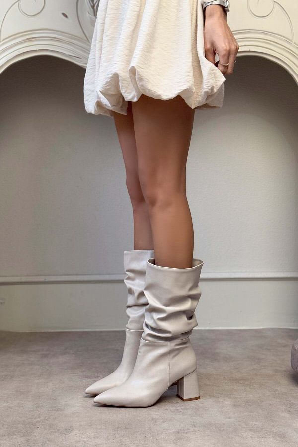NİŞANTAŞI SHOES-Dámske čižmy na podpätku Janelle Béžové matné mechové 1