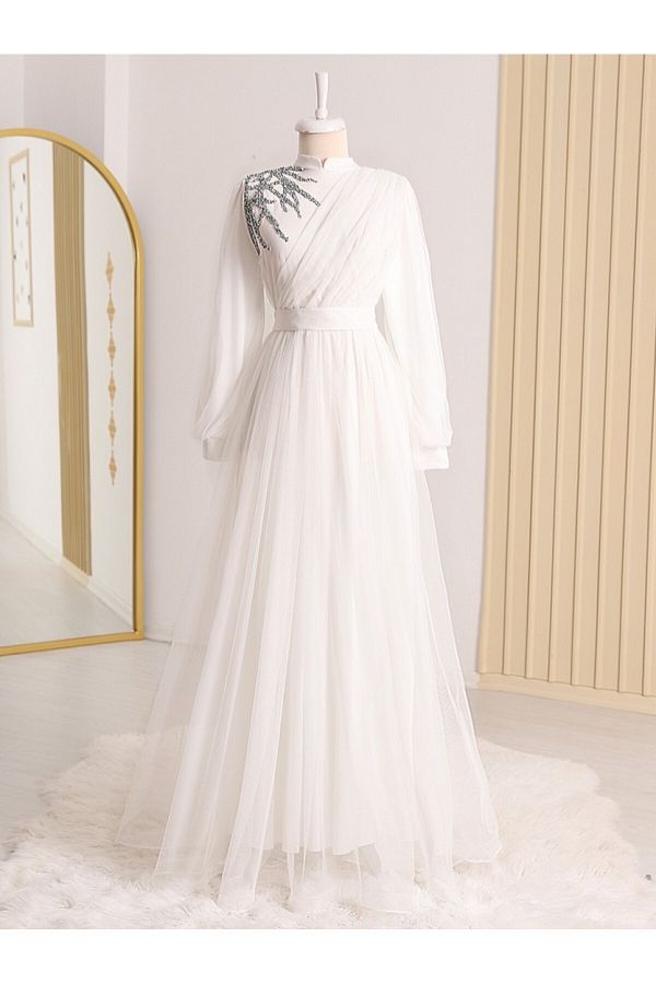 Modamorfo-Drapiertes Tüll-Abendkleid mit Gürtel und Steindetail auf der Vorderseite 1