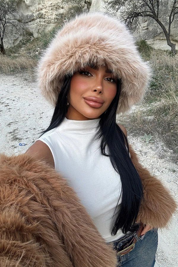 Luminos Butik-Регулируема плюшена шапка със сърце - Camel Bucket Beanie Spk1142 1