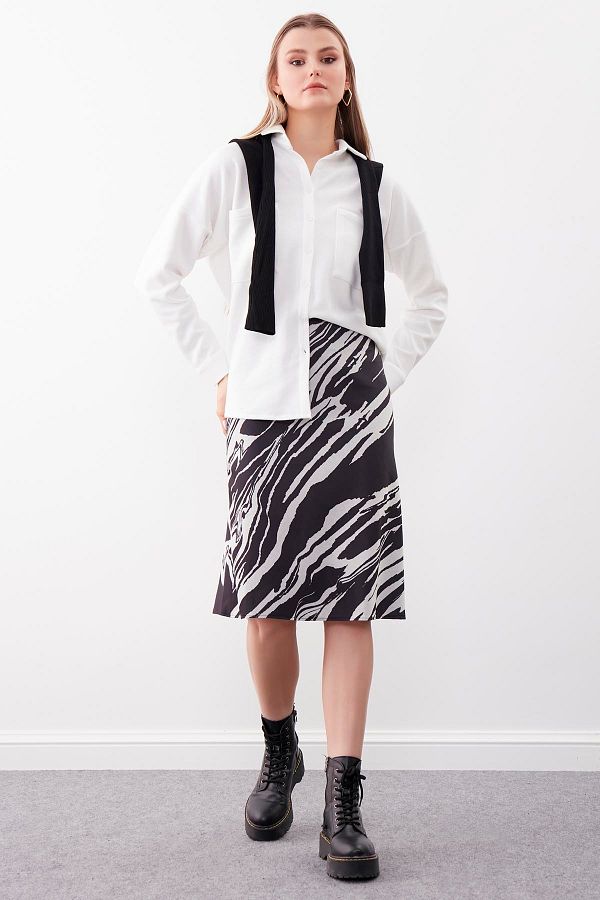 Vitrin-Zebra Pattern Bell Skirt 1