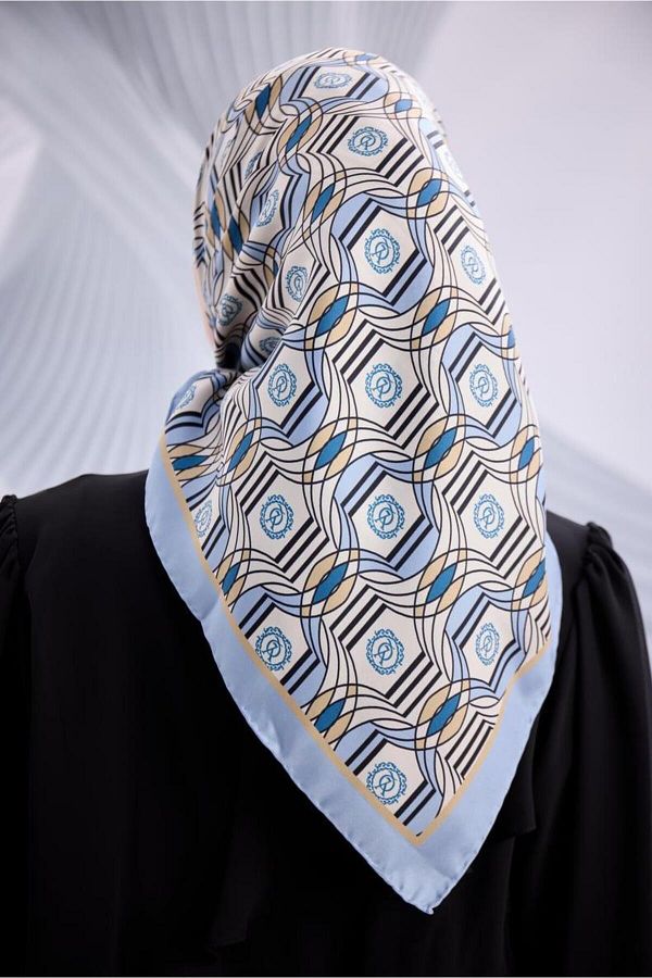 Yaqa-Yq01004 100% Twill Silk Logo Scarf Dg8301 1