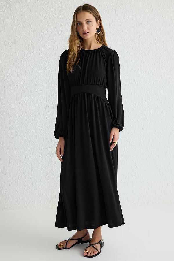 Trendyol Modest-Schwarzes Strickkleid mit Taillendetail TCTSS25DB00014 1