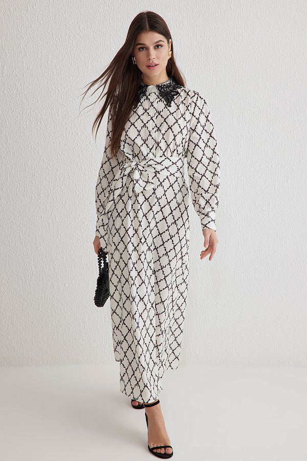 Trendyol Modest-Κρεμ δαντέλα Λεπτομερές φόρεμα με υφή με γεωμετρικό σχέδιο TCTSS25EB00028 1