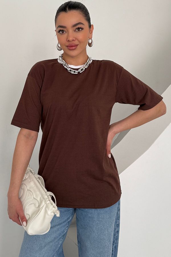MODAGEN-Tricou supradimensionat unisex maro cu decolteu alb cu guler alb 1