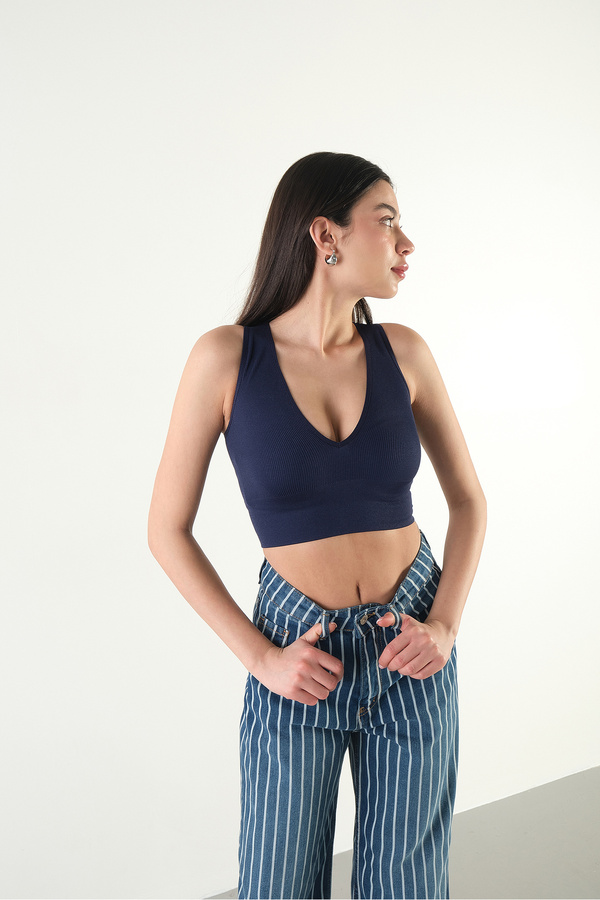 Addax-Thick Strap Seamless V-Neck Crop A0131-dk8 1
