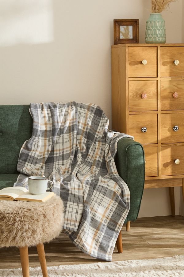 Karaca Home-Beige/Black Flannel Throw Tv Blanket 1
