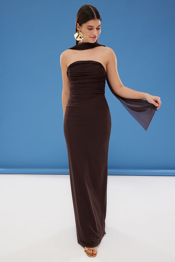 Trendyol Collection-Braunes Maxi-Abendkleid aus Tüll mit Schal und gestricktem Abschlussballkleid TPRSS25AE00056 1