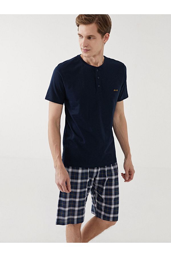 LC Waikiki-Standard Fit Men's Pajama Set with Shorts 1