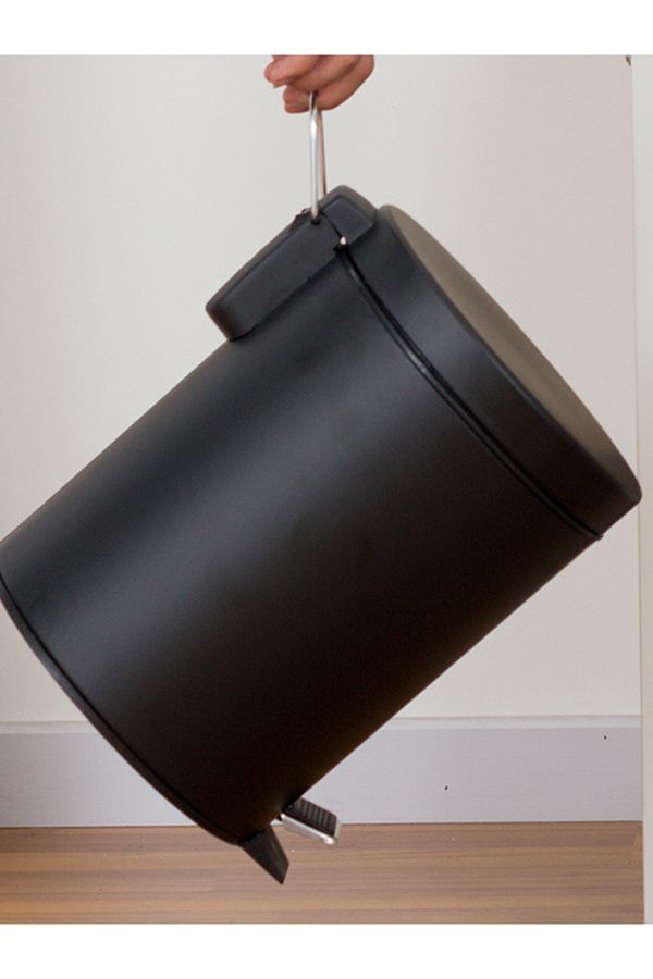 Choice-<4l 108743 3l Mini Black Round Lidded Step Trash Can Compact Garbage Bin With Removable Liner Bucket 1
