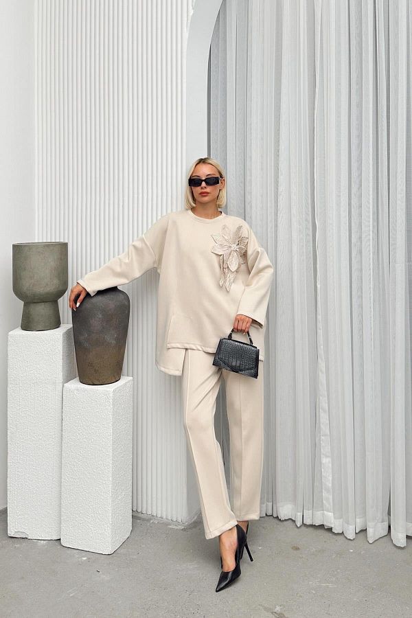 Olcay-Set tunică și pantaloni de scuba BEIGE - cu aplicații florale 7945-TK 1