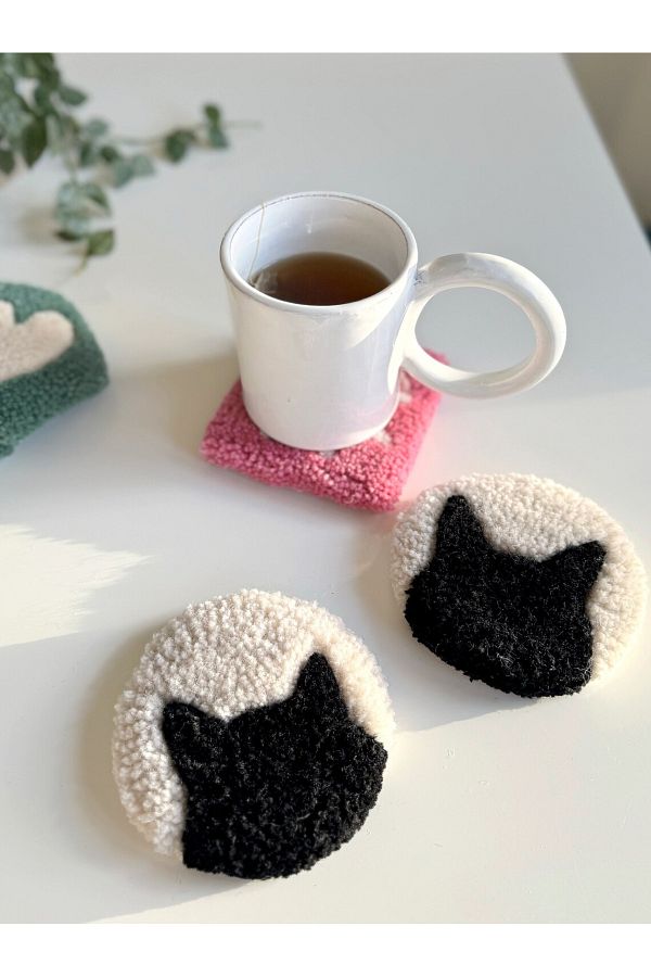 Juji Art Studio-Cat Shaped Tufting Coasters Set - Set of 2 Handmade Mug Rugs 1
