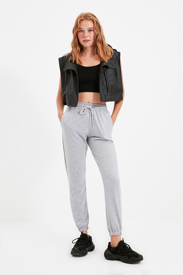 Trendyol Collection-Graue Basic Jogger Dünne Strick-Jogginghose TWOAW21EA0194 1