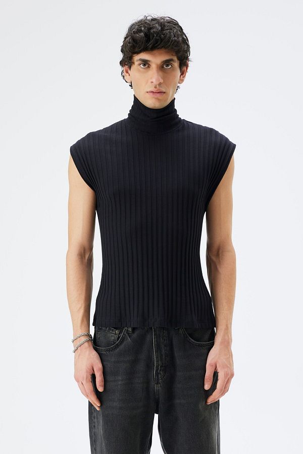 IAMNOTBASIC-Leonardo High Top Undershirt - Black 1