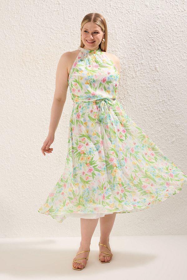 Trendyol Curve-Ecrufarbenes, gewebtes Chiffon-Kleid in Übergröße TBBSS25AH00024 1