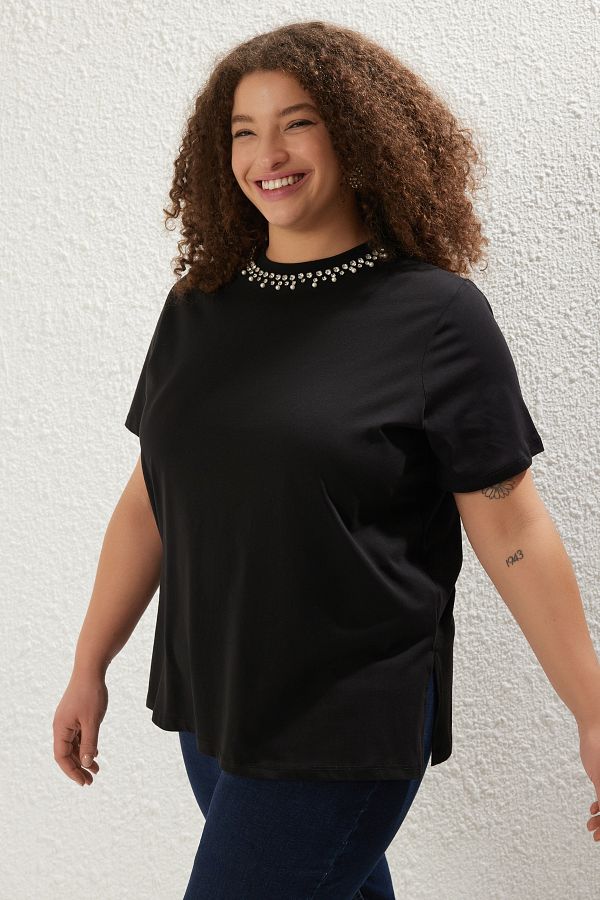 Trendyol Curve-Tricou negru cu detalii de piatră Boyfriend Fit Plus Size - 100% bumbac TBBSS25BF00021 1
