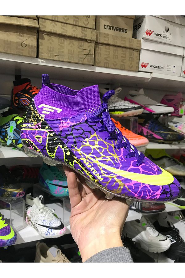 Brs-cleats with socks 1