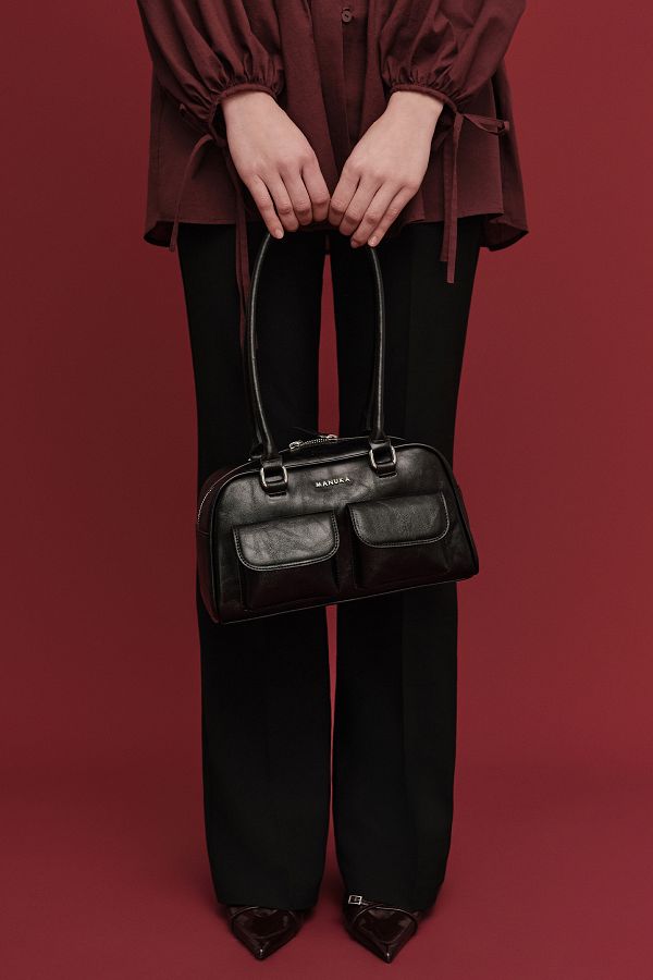 Manuka-Black Retro Bag - with Pockets 1