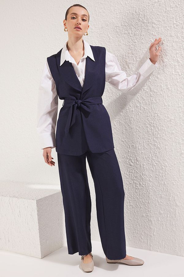 Trendyol Modest-Marineblauer, flach gewebter Hijab-Unterteil-Oberteil-Anzug in Leinenoptik TCTSS25US00021 1