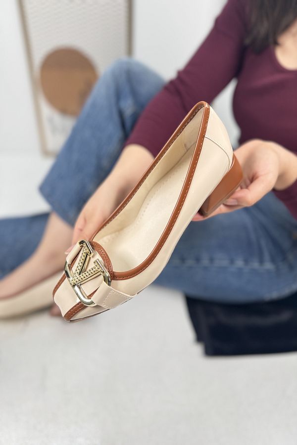 İmerShoes-Mocasini din piele lacuita bej maro - Catarama in V si detaliu de cusut, pantofi de dama cu varf tocit 6001 1