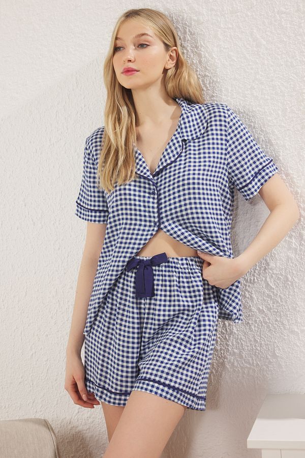 Trendyol Collection-Marineblaues, kariertes, gewebtes Pyjama-Set mit Schleife/Schleife und Viskose-Shorts THMSS25PT00279 1